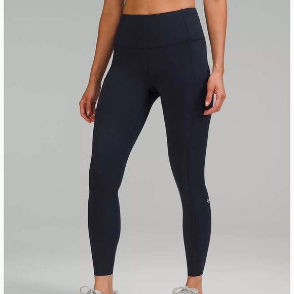 Lululemon navy blue leggings with pockets - Picture 3 of 3